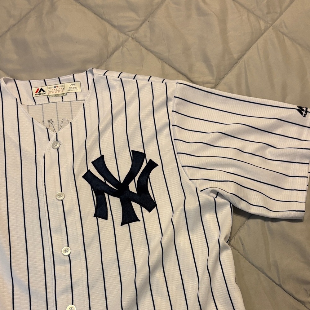 Majestic White and NAVY Striped Jersey - Picture 4 of 5